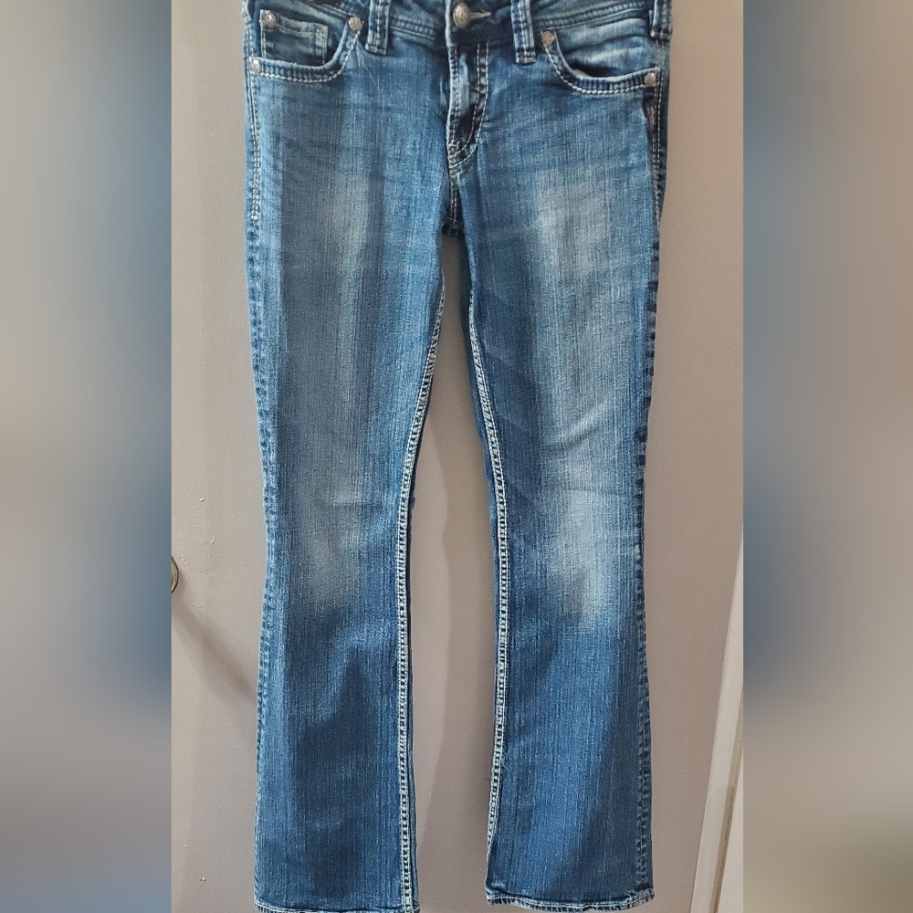 Silver Suki Surplus Blue Women's Jeans. Durable. Embroidery Back Pockets. Sz 29